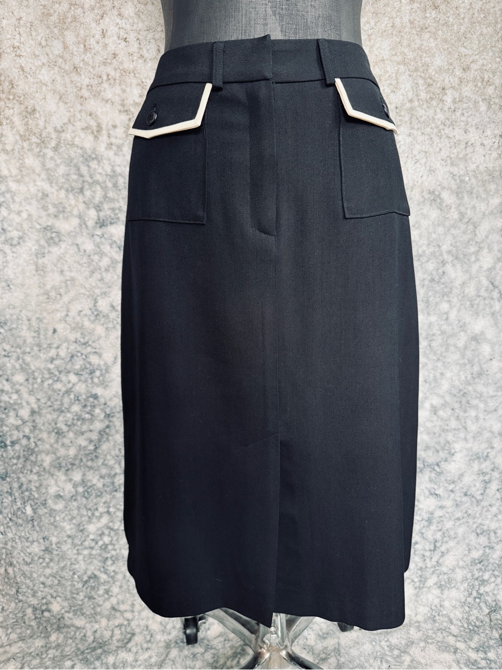 Austin Reed Worsted Wool Skirt w/ Ivory Pocket Trim - 6